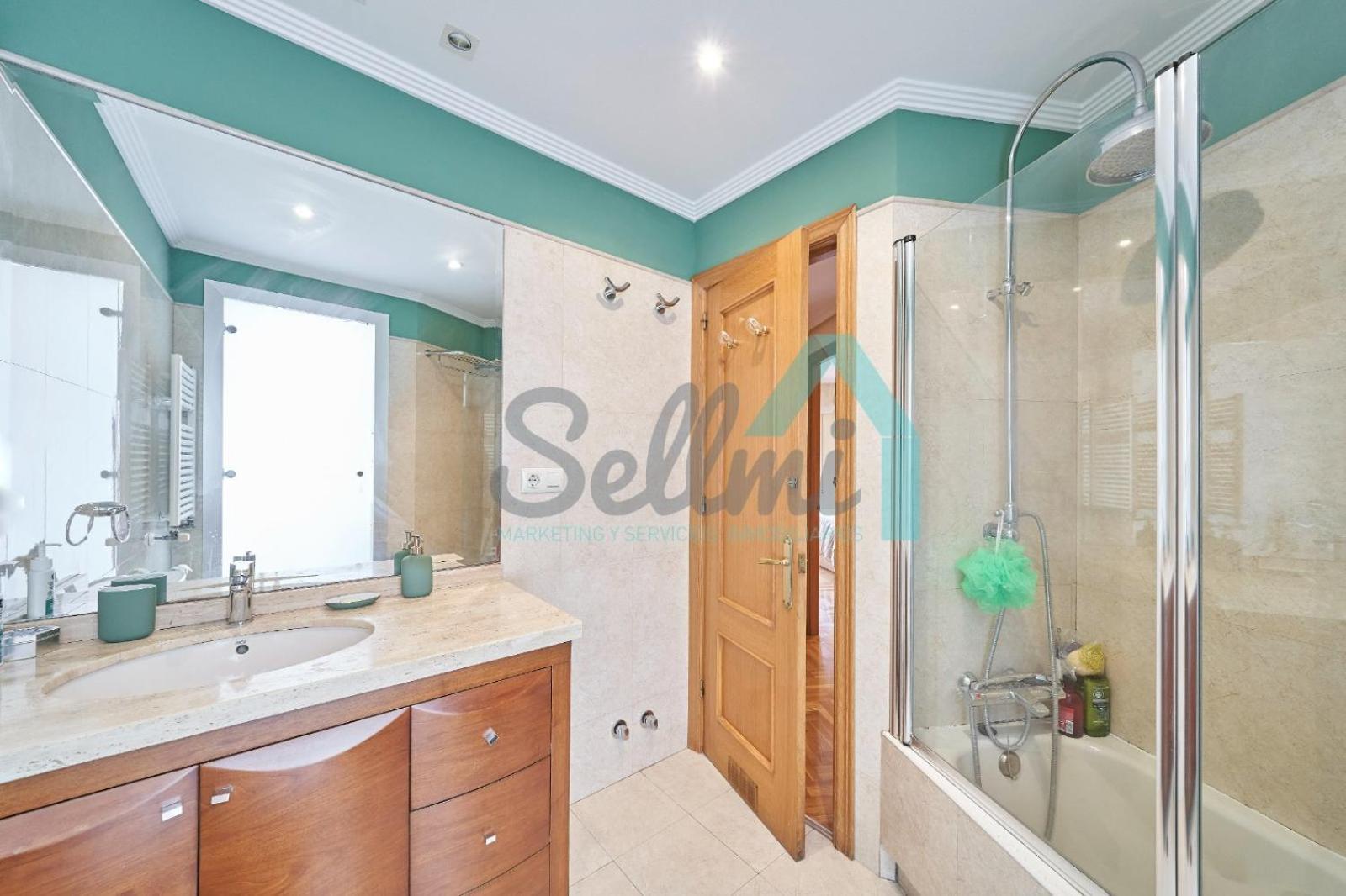 Apartmán Atico Salesas Oviedo Exteriér fotografie